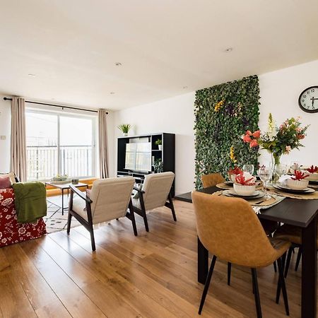 Wild Roses Service Apartments - East India Londres Exterior foto