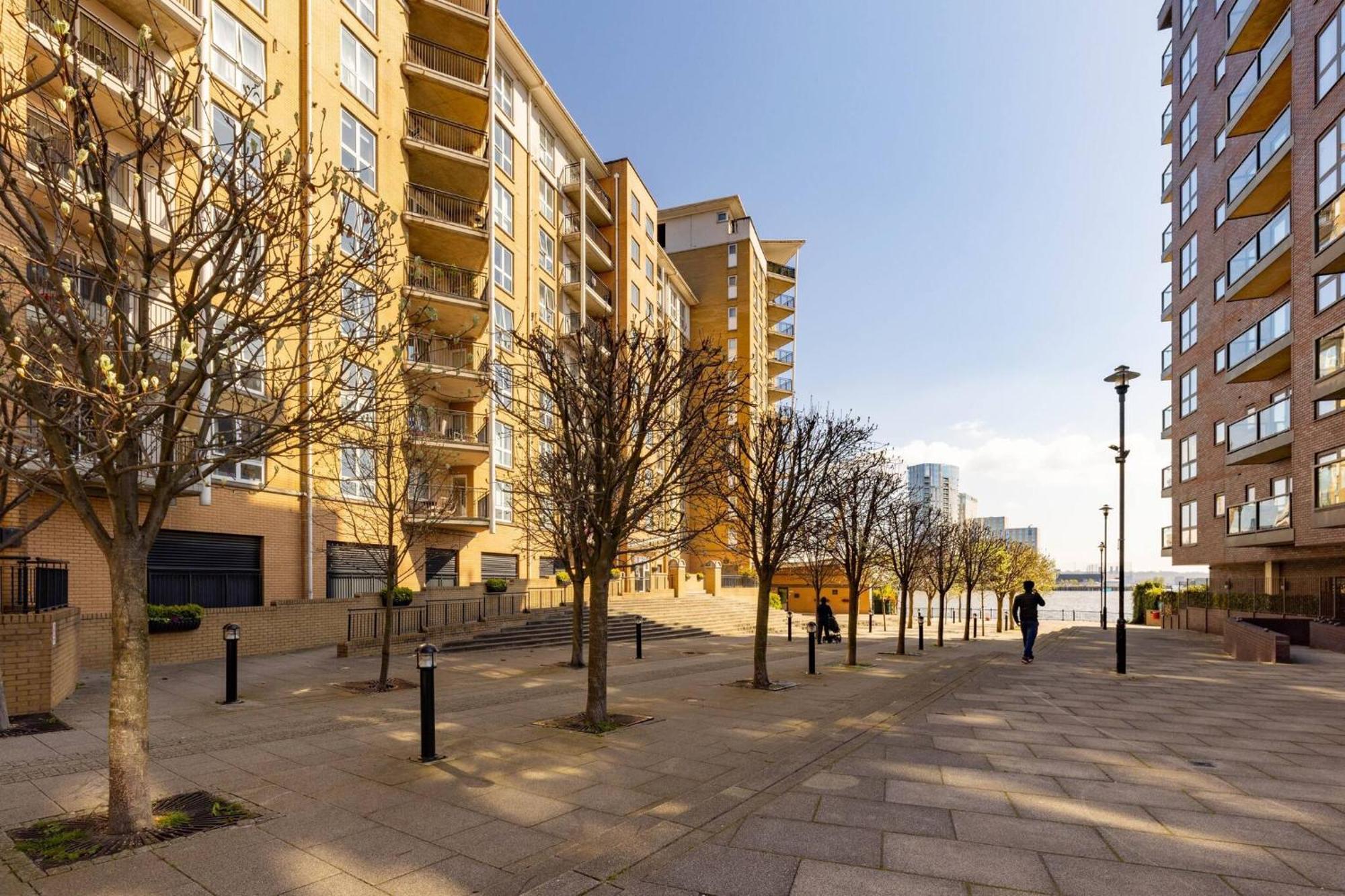 Wild Roses Service Apartments - East India Londres Exterior foto
