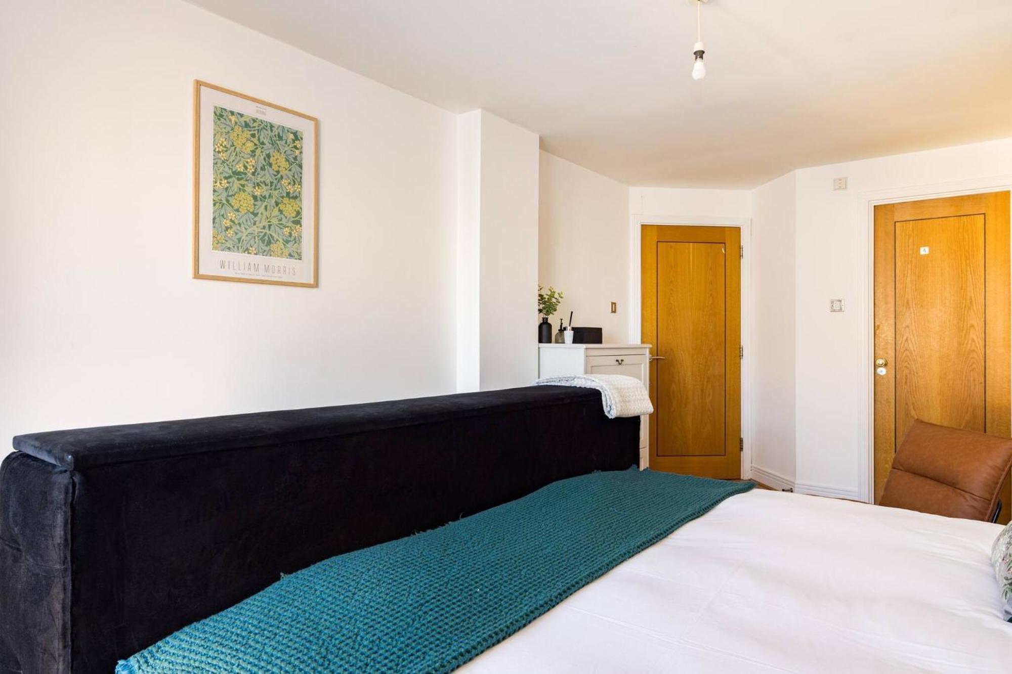 Wild Roses Service Apartments - East India Londres Exterior foto