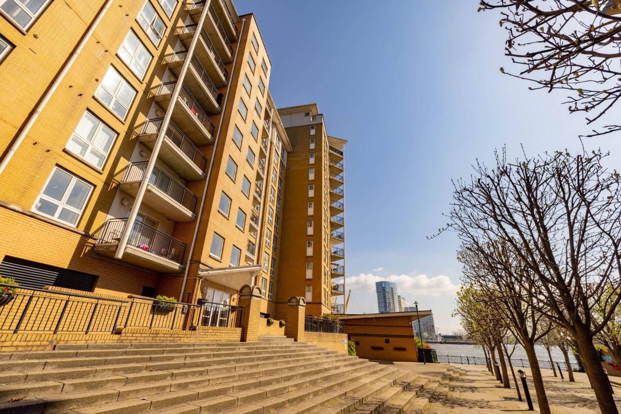Wild Roses Service Apartments - East India Londres Exterior foto